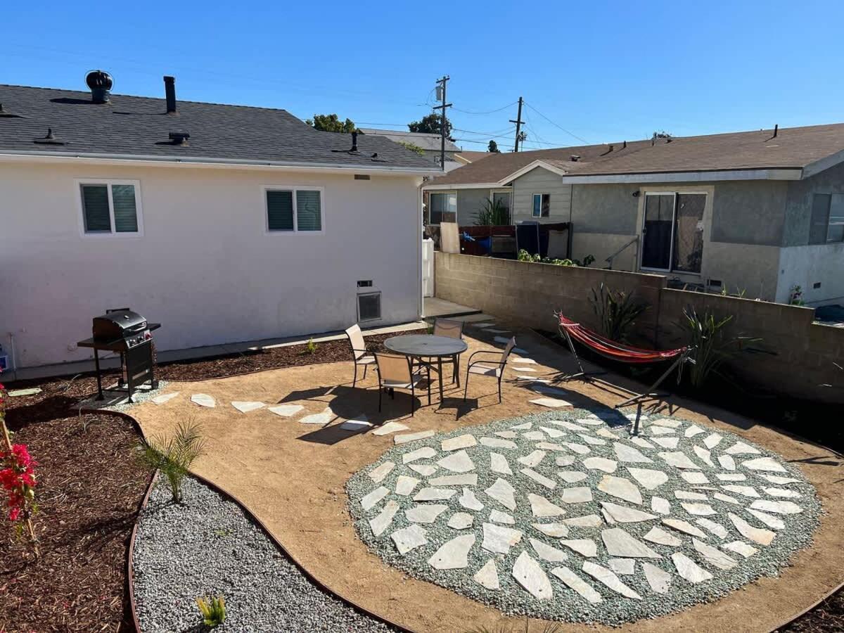 1 Bed 1 Bath Big Private Back Yard Location
